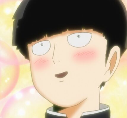 Mob tersenyum tenang sambil melihat langit senja, dengan siluet Reigen di belakangnya — simbol akhir dan awal baru di Mob Psycho 100 2025