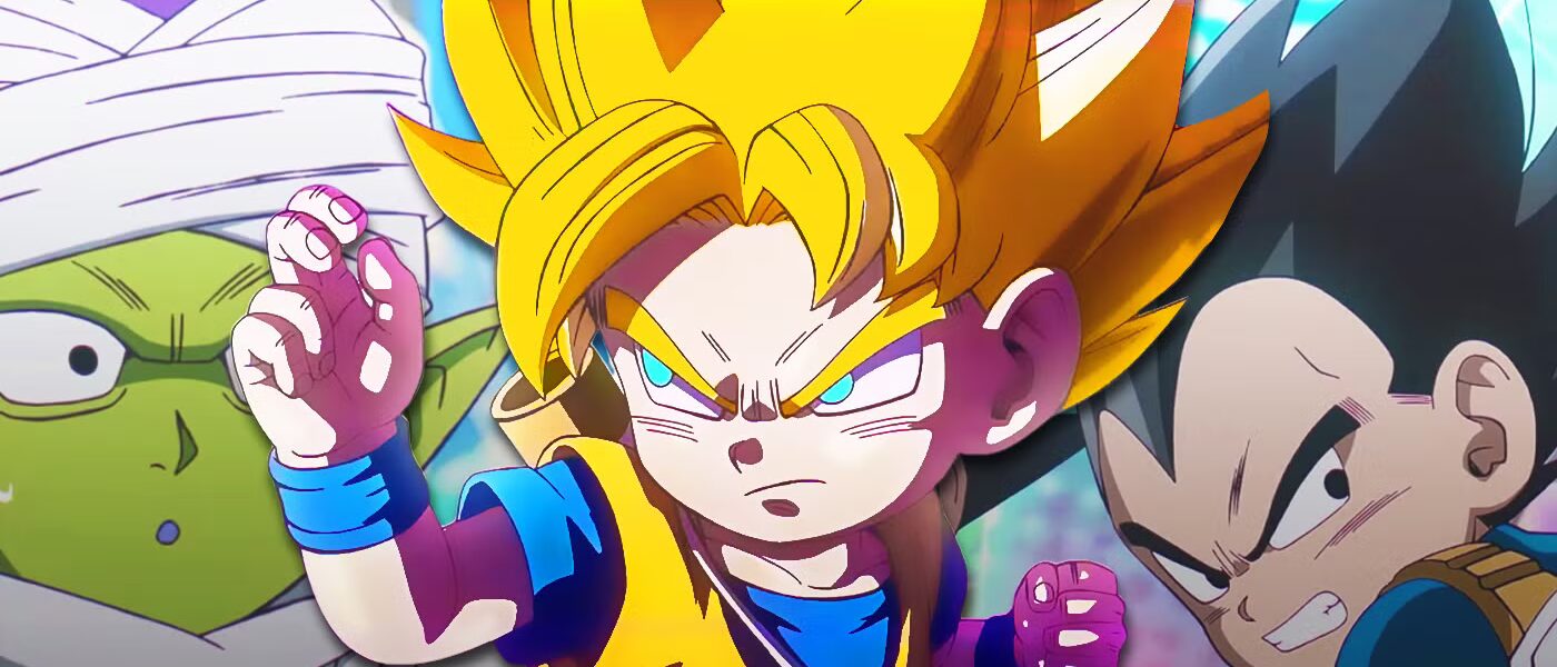 Goku kecil tersenyum dengan tongkat nyambung di punggung, berdiri di atas awan kinton, dengan langit merah — simbol petualangan baru di Dragon Ball Daima 2025