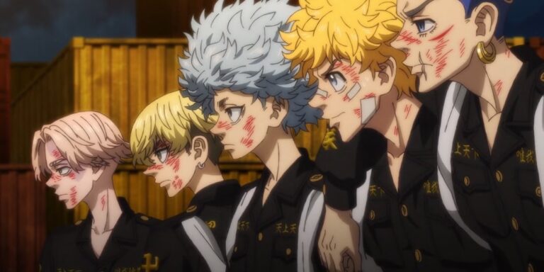 Takemichi berdiri berlumuran darah di bawah logo Tenjiku, dengan Mikey dan Izana di latar belakang — simbol pertarungan takdir di Tokyo Revengers 2025